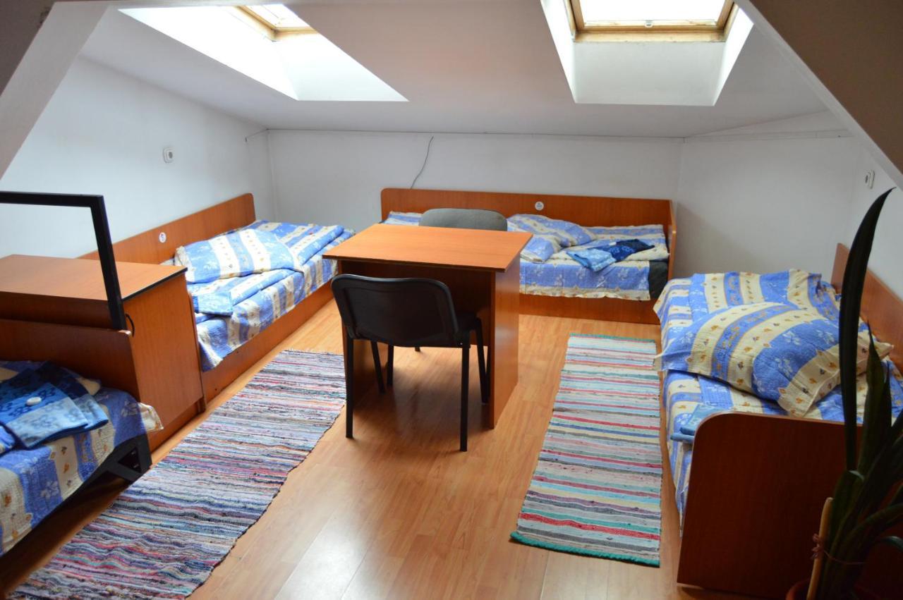Kollege Hostel คลูจ-นาโปกา ภายนอก รูปภาพ